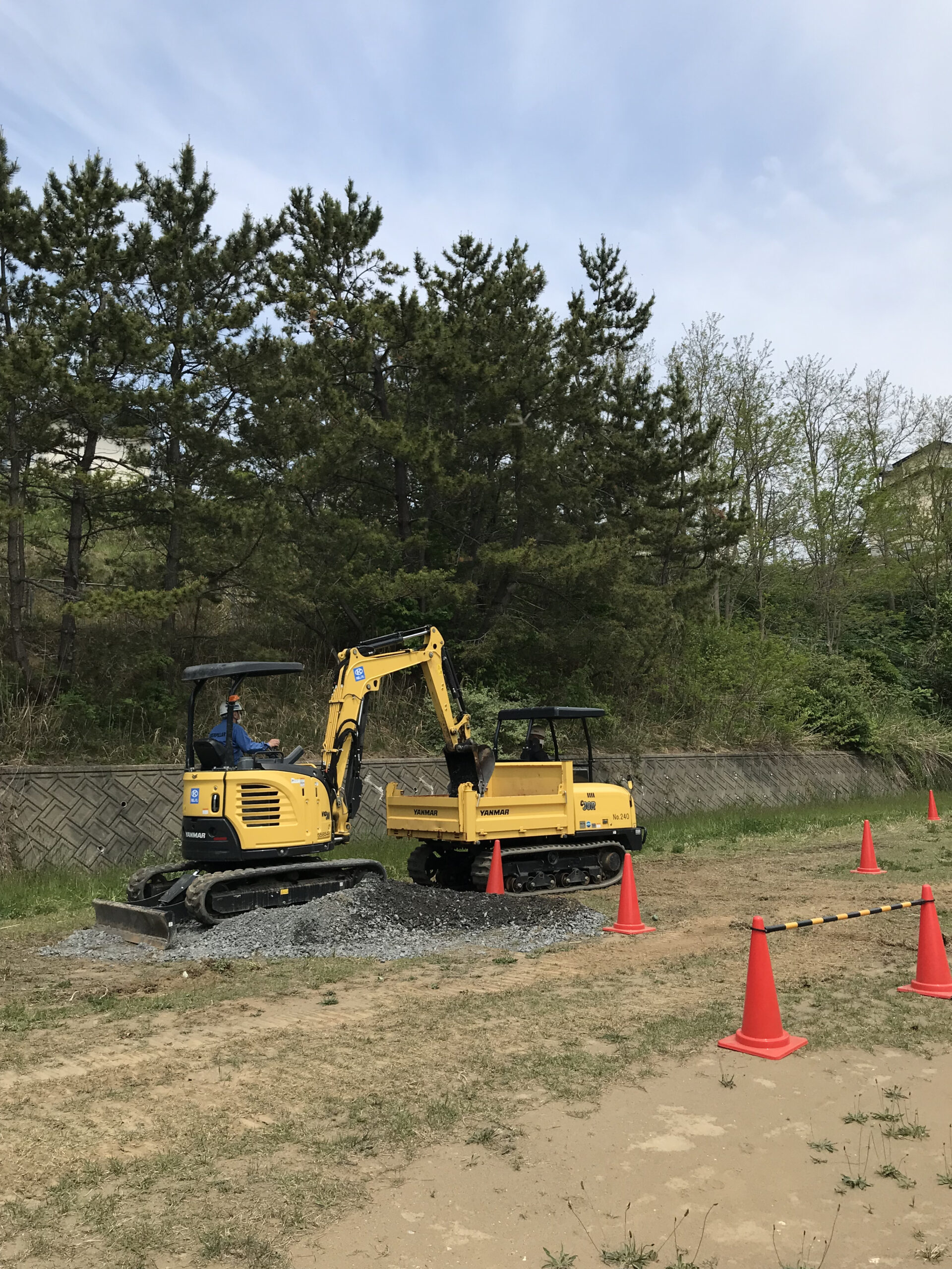 車両系建設機械（解体用）、不整地運搬車技能講習が終了しました。 - 一般社団法人 檜山地域人材開発センター運営協会